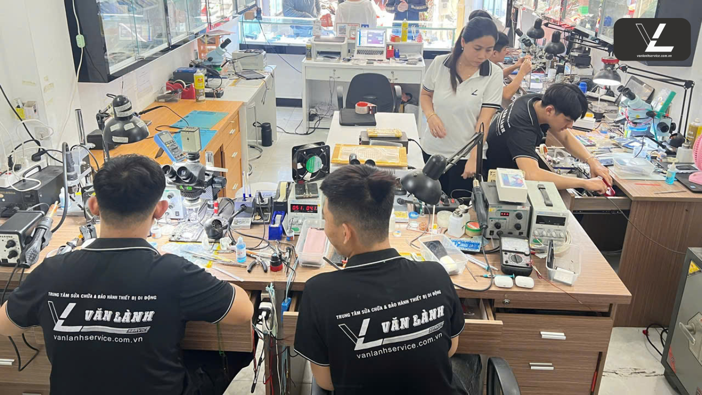 Tại sao nên chọn học sửa điện thoại tphcm tại Văn Lành Service