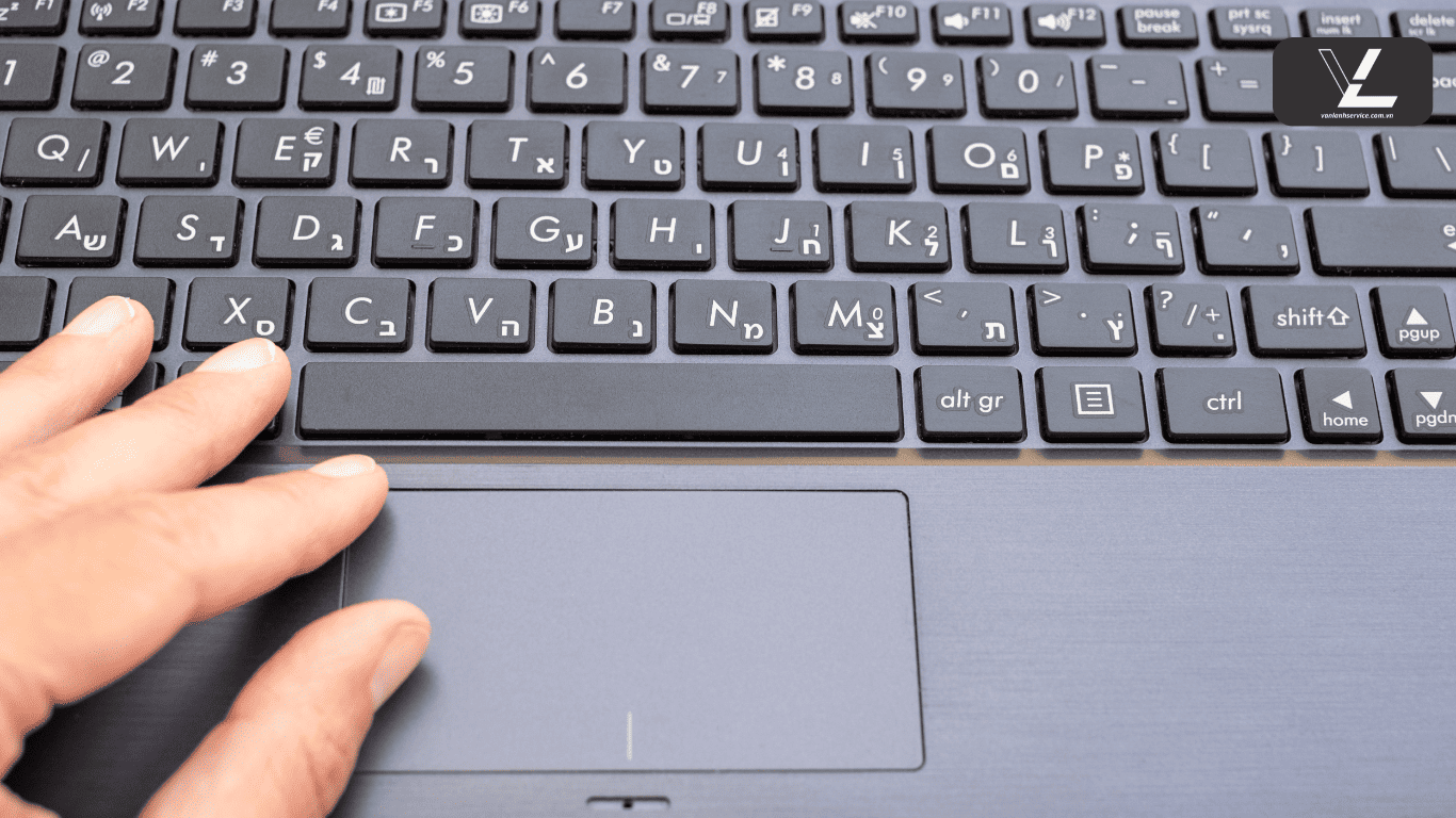 bàn phím laptop không bấm được