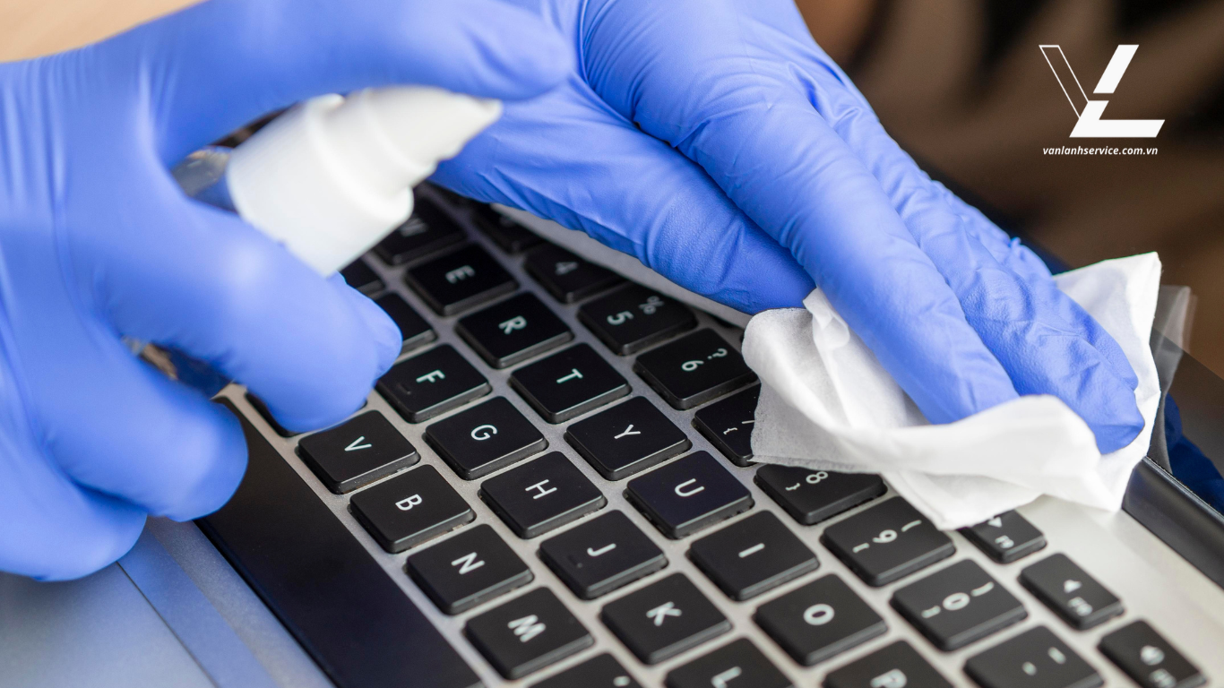 hướng dẫn vệ sinh bàn phím máy tính